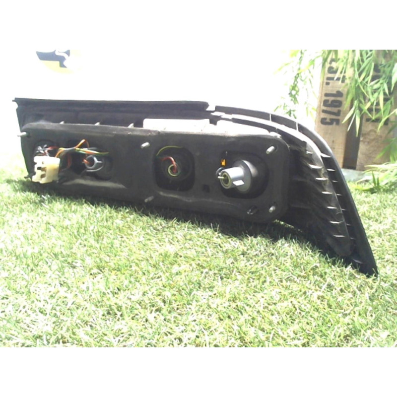 Feu arriere principal gauche (feux) MAZDA 323 3 PHASE 1 d’occasion