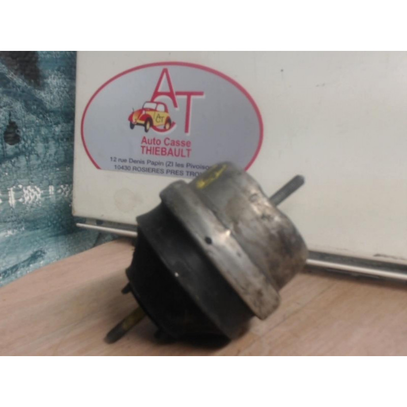 Support moteur AUDI  d’occasion