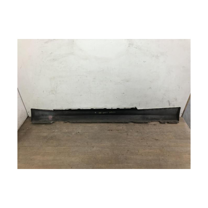 Bas de caisse droit BMW SERIE 1 E81 d’occasion