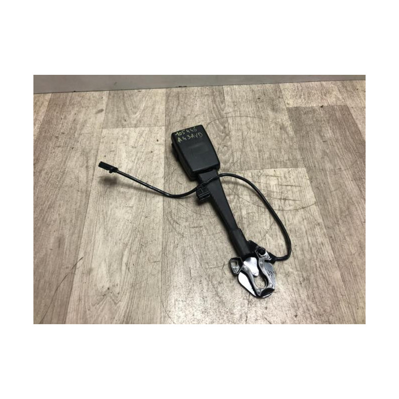 Attache ceinture avant droit AUDI A4 3 PHASE 2 d’occasion