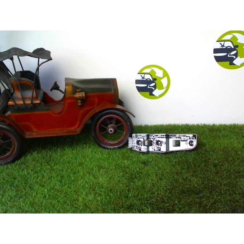 Platine feu arriere gauche FORD  d’occasion