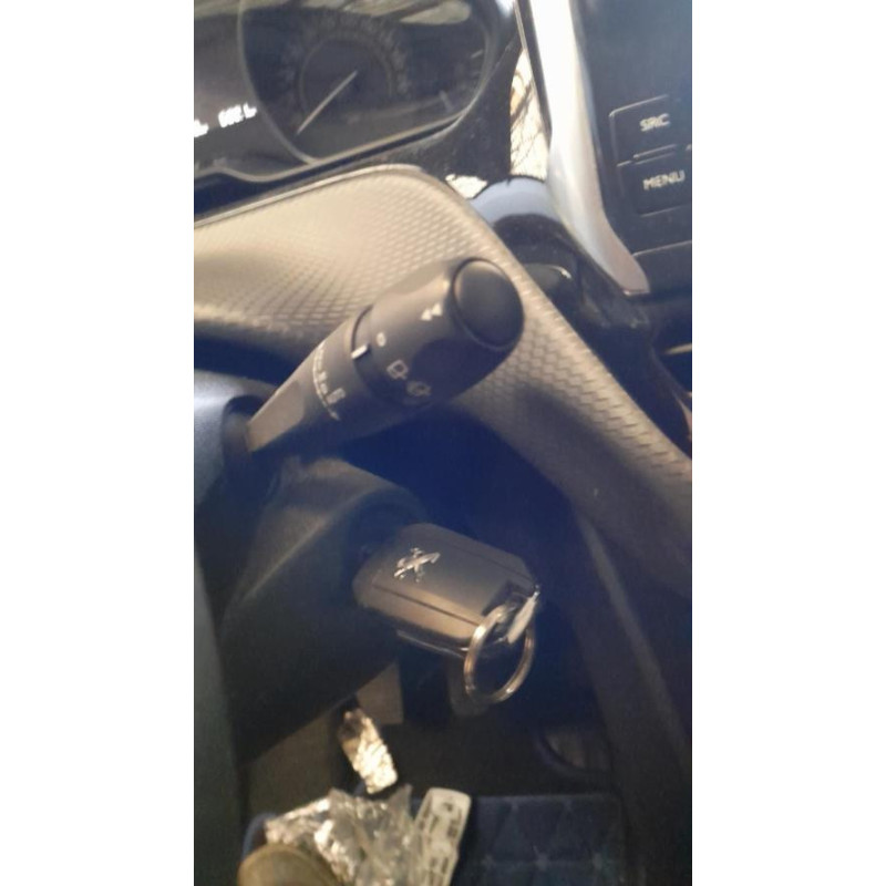 Vitre arriere droit PEUGEOT 208 1 PHASE 2 d’occasion