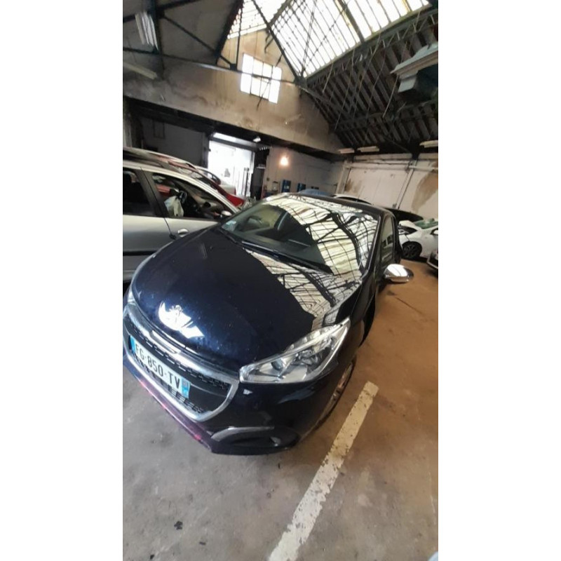 Vitre arriere droit PEUGEOT 208 1 PHASE 2 d’occasion