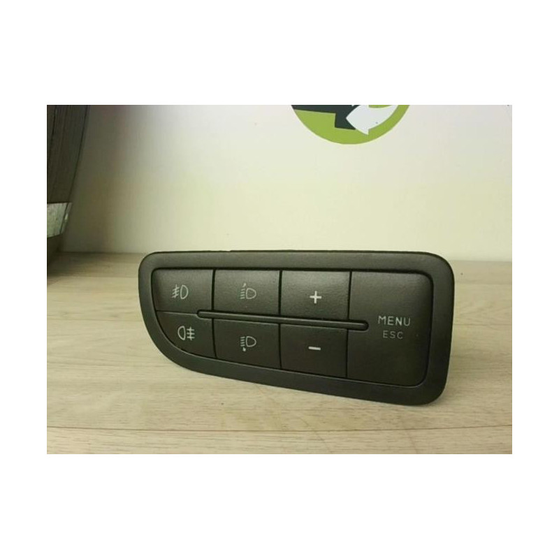 Commande de phare PEUGEOT BIPPER d’occasion