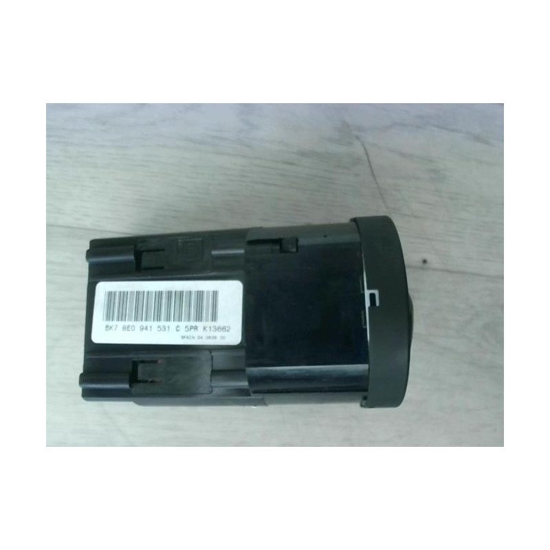 Commande de phare AUDI A4 2 AVANT PHASE 2 BREAK d’occasion