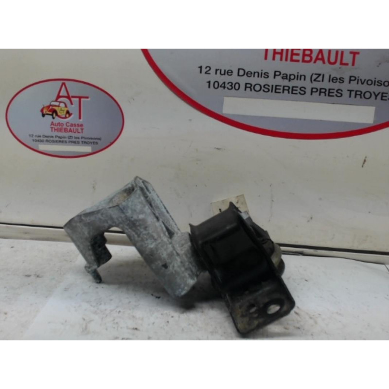 Support moteur droit RENAULT CLIO III d’occasion