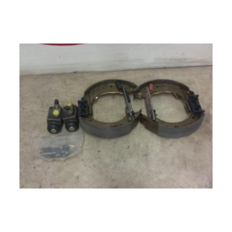Kit de freins arriere PEUGEOT 205 PHASE 1 d’occasion