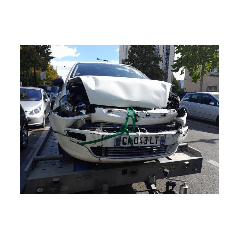 Vitre arriere droit FIAT PUNTO EVO 3 d’occasion