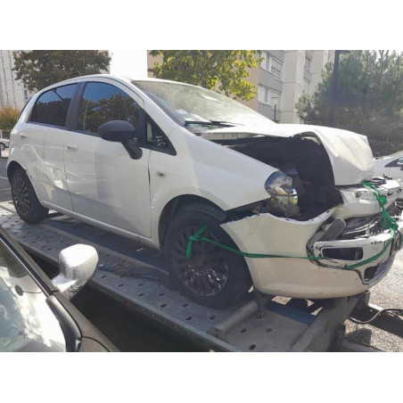 Vitre arriere droit FIAT PUNTO EVO 3 d’occasion