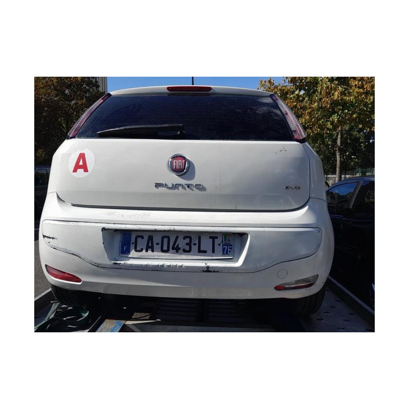 Vitre arriere droit FIAT PUNTO EVO 3 d’occasion