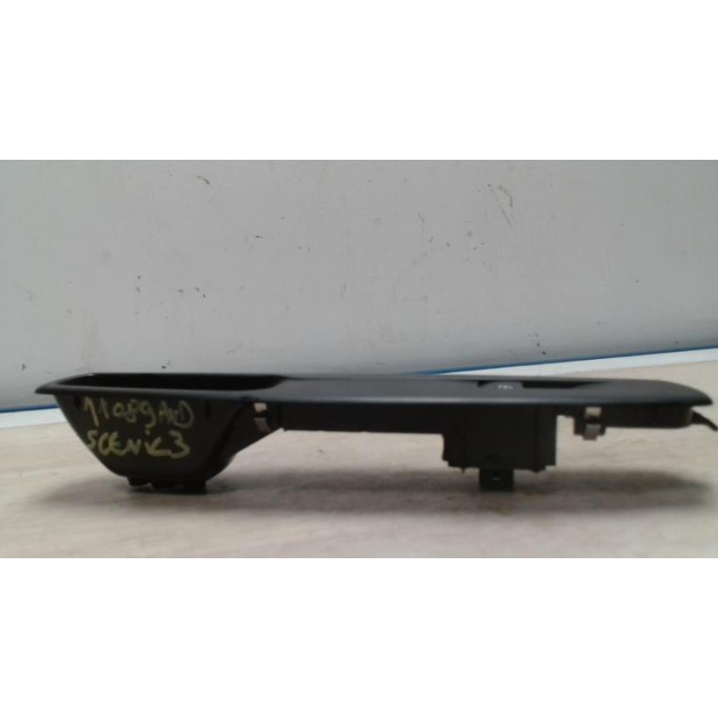 Interrupteur de leve vitre avant droit RENAULT SCENIC 3 PHASE 1 d’occasion