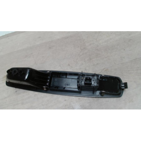 Interrupteur de leve vitre avant droit RENAULT SCENIC 3 PHASE 1 d’occasion