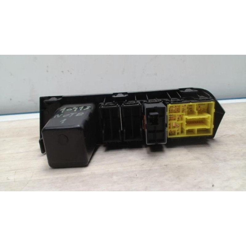 Interrupteur de leve vitre avant gauche NISSAN NOTE 1 PHASE 2 d’occasion