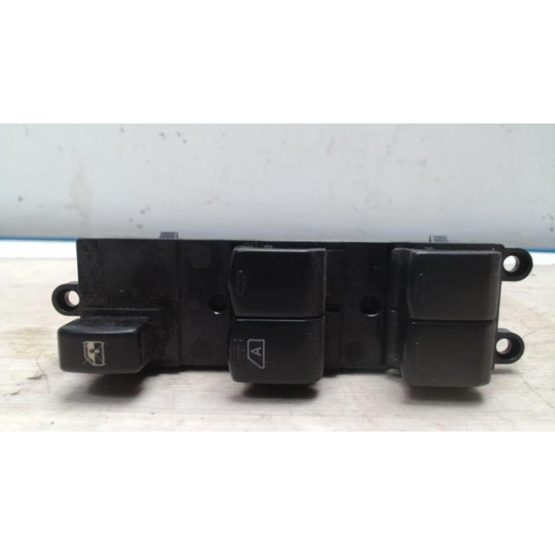 Interrupteur de leve vitre avant droit NISSAN NOTE 1 PHASE 2 d’occasion