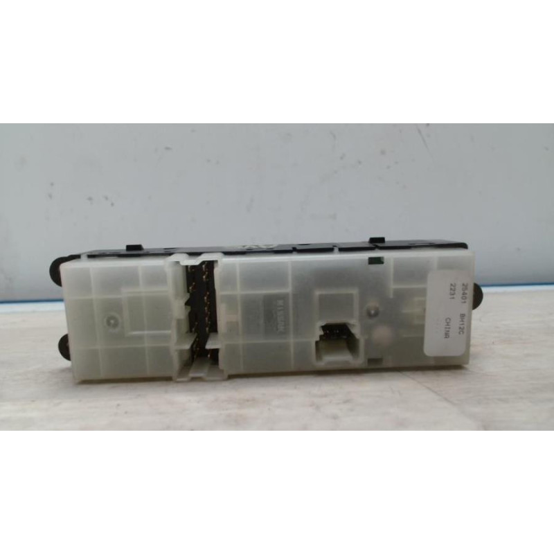 Interrupteur de leve vitre avant droit NISSAN NOTE 1 PHASE 2 d’occasion