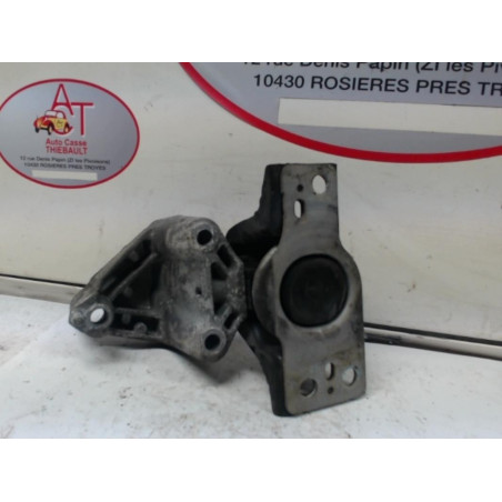 Support moteur droit RENAULT CLIO III PHASE 2 d’occasion