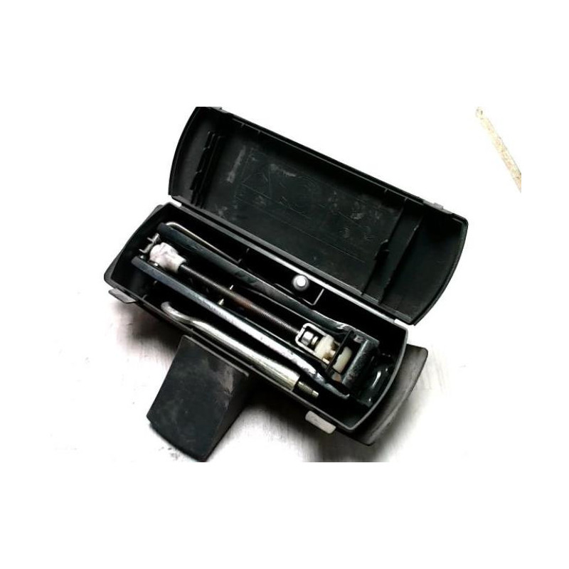 Cric (Ensemble depannage) CITROEN XSARA PHASE 2 BREAK d’occasion