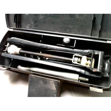 Cric (Ensemble depannage) CITROEN XSARA PHASE 2 BREAK d’occasion