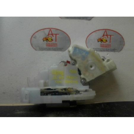 Serrure avant droit SUBARU IMPREZA II d’occasion