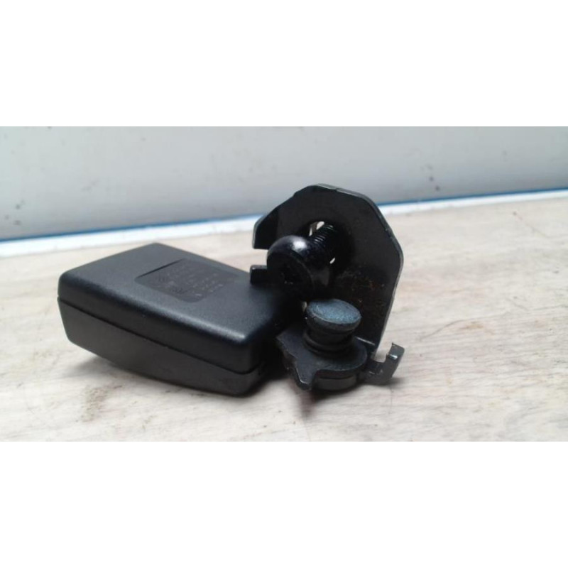 Attache ceinture arriere droit FIAT GRANDE PUNTO d’occasion