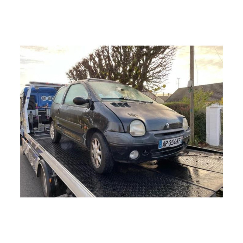 Pare boue avant droit RENAULT TWINGO 1 PHASE 3 d’occasion