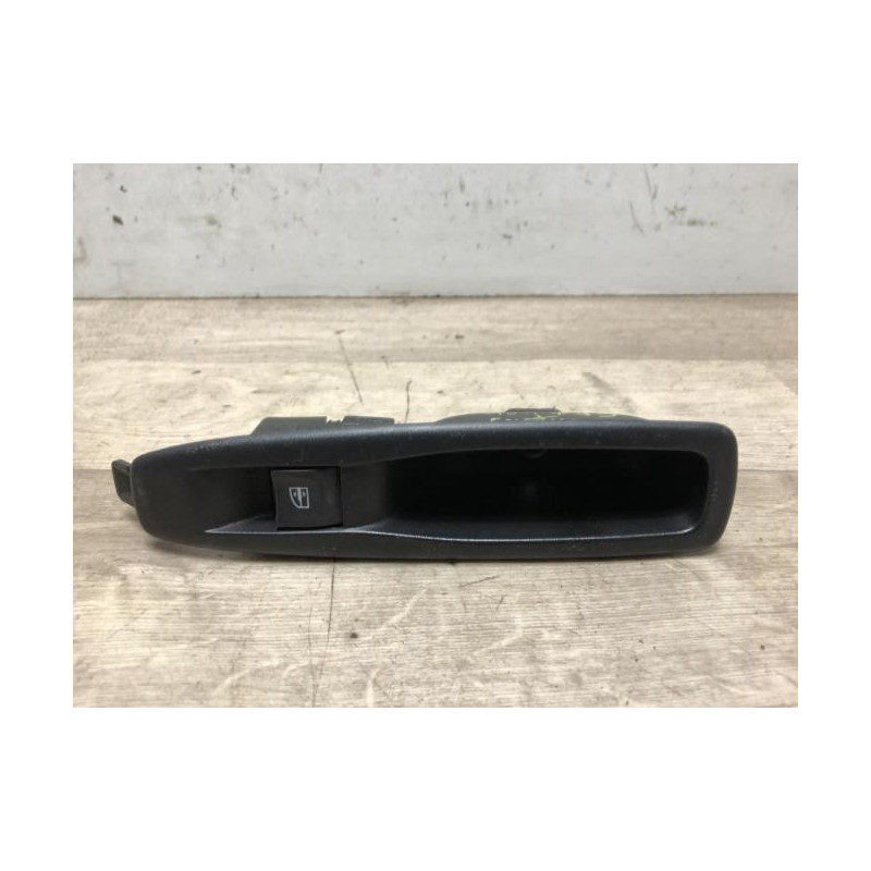 Interrupteur de leve vitre arriere droit RENAULT CAPTUR 1 PHASE 1 d’occasion