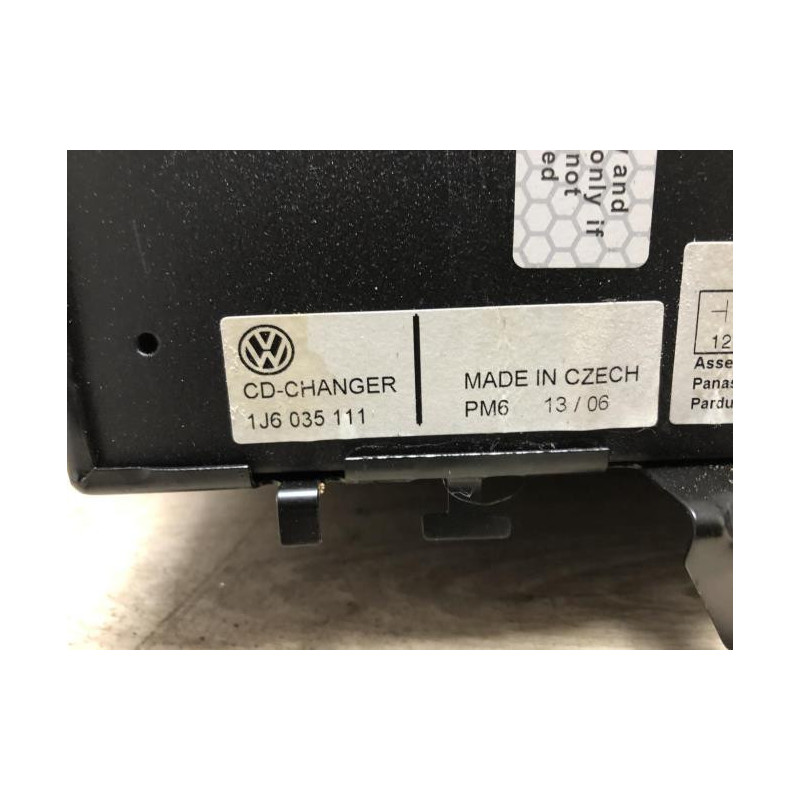 Chargeur CD VOLKSWAGEN TOUAREG 1 PHASE 1 d’occasion