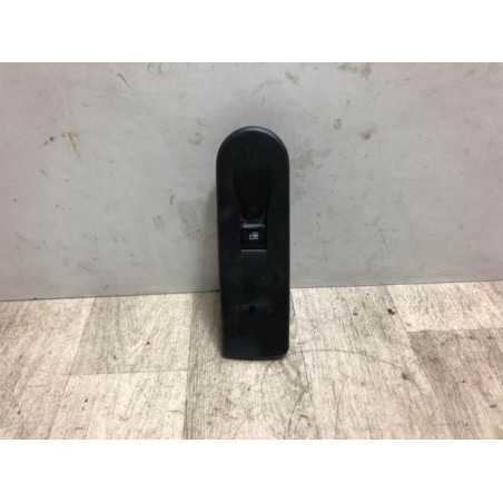 Interrupteur de leve vitre avant droit RENAULT CAPTUR 1 PHASE 1 d’occasion