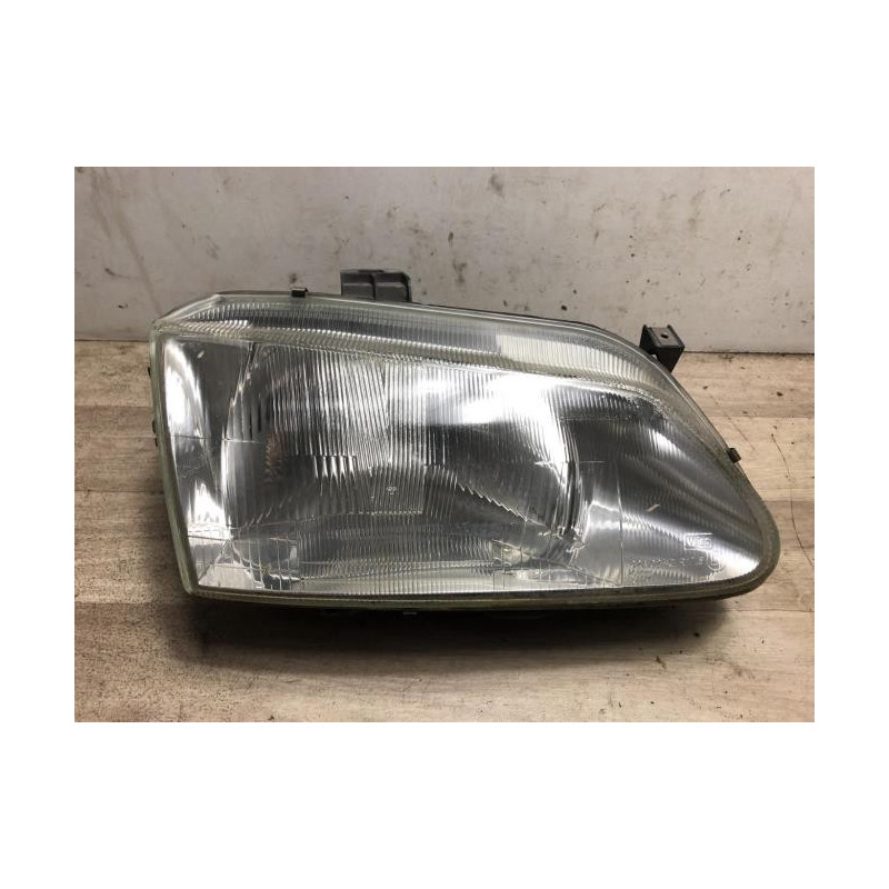 Optique avant principal droit (feux)(phare) RENAULT MEGANE 1 PHASE 1 d’occasion