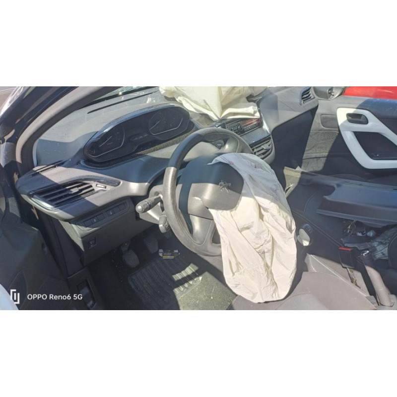 Platine feu arriere gauche PEUGEOT 208 2 d’occasion
