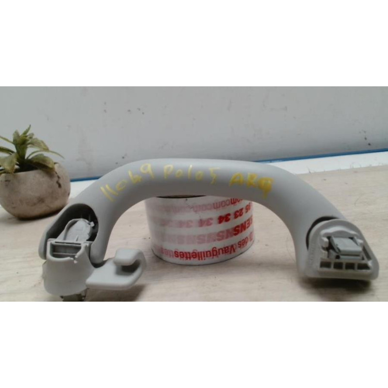 Poignee de maintien arriere gauche VOLKSWAGEN POLO 5 PHASE 2 d’occasion