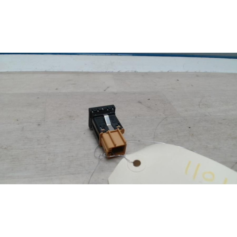 Commande degivrage lunette arriere VOLKSWAGEN POLO 5 PHASE 2 d’occasion