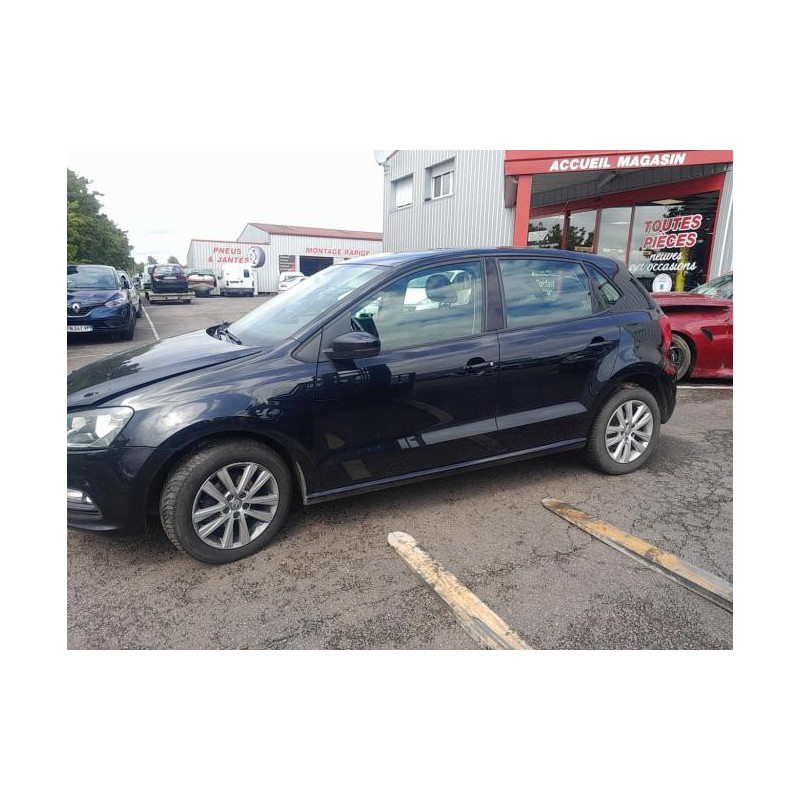 Poignee de maintien avant gauche VOLKSWAGEN POLO 5 PHASE 2 d’occasion