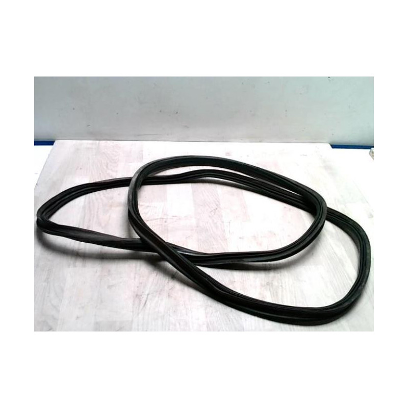 Joint de coffre VOLKSWAGEN POLO 5 PHASE 2 d’occasion