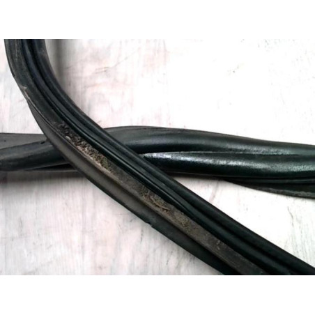 Joint de coffre VOLKSWAGEN POLO 5 PHASE 2 d’occasion