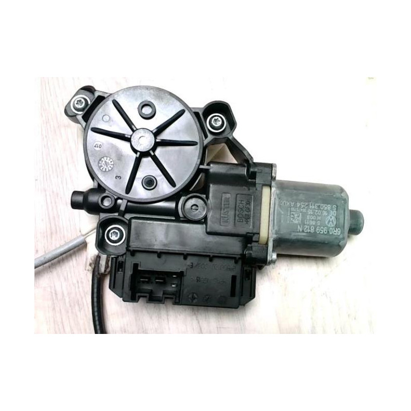 Leve vitre electrique arriere droit VOLKSWAGEN POLO 5 PHASE 2 d’occasion