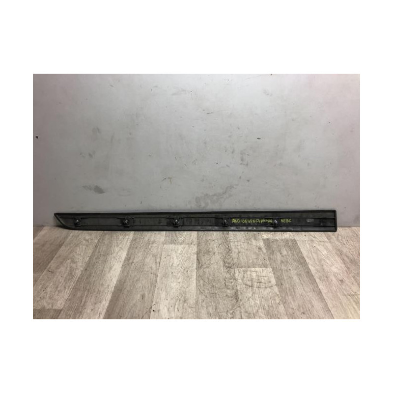 Baguette de porte avant gauche CITROEN C4 PICASSO 1 d’occasion