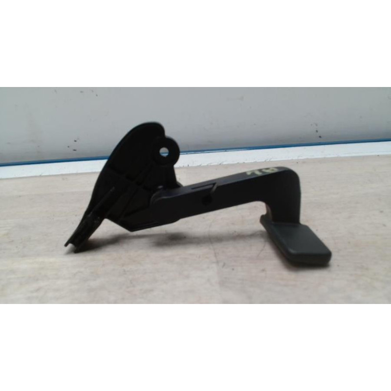 Poignee d'ouverture de capot AUDI A4 2 PHASE 2 d’occasion
