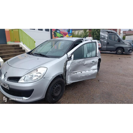 Platine feu arriere droit RENAULT CLIO 3 PHASE 1 d’occasion