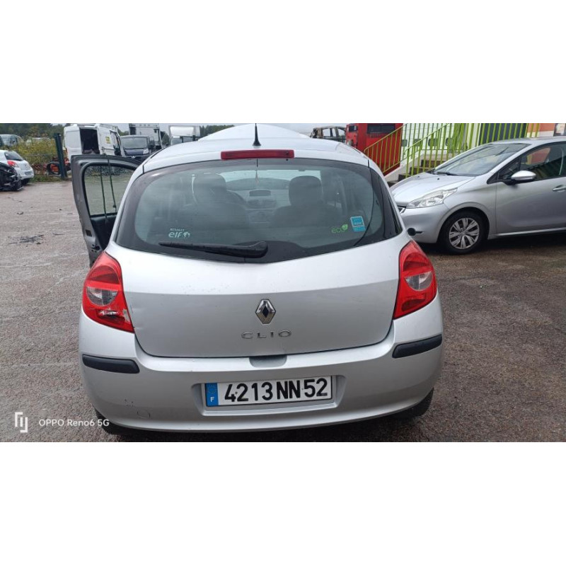 Platine feu arriere droit RENAULT CLIO 3 PHASE 1 d’occasion
