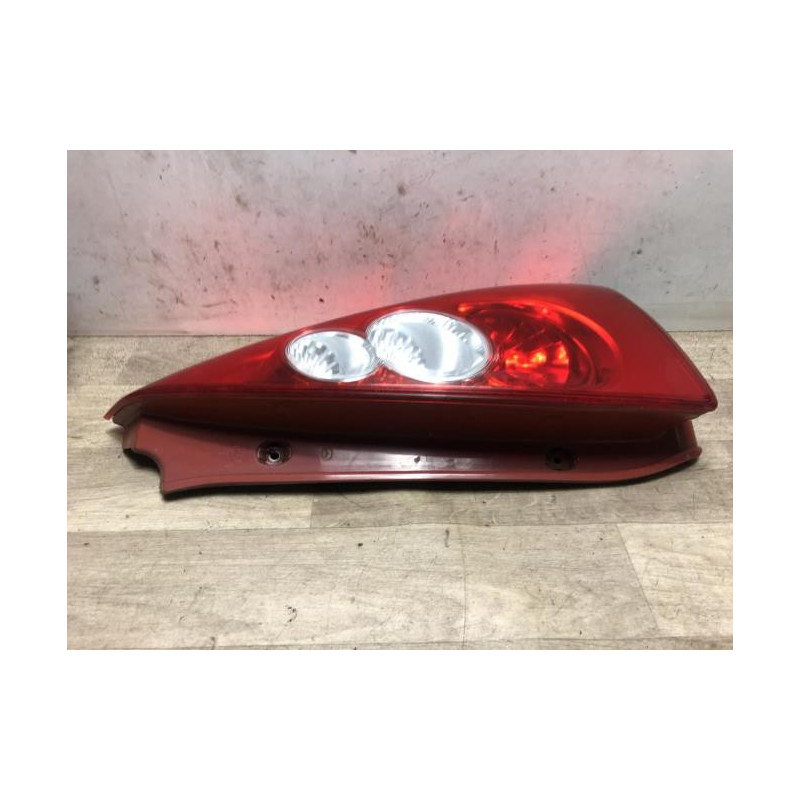 Feu arriere principal droit (feux) MAZDA 5 1 PHASE 1 d’occasion