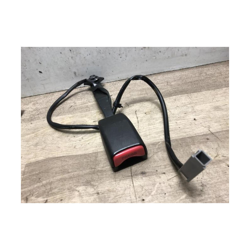Attache ceinture avant gauche MAZDA 5 1 PHASE 1 d’occasion