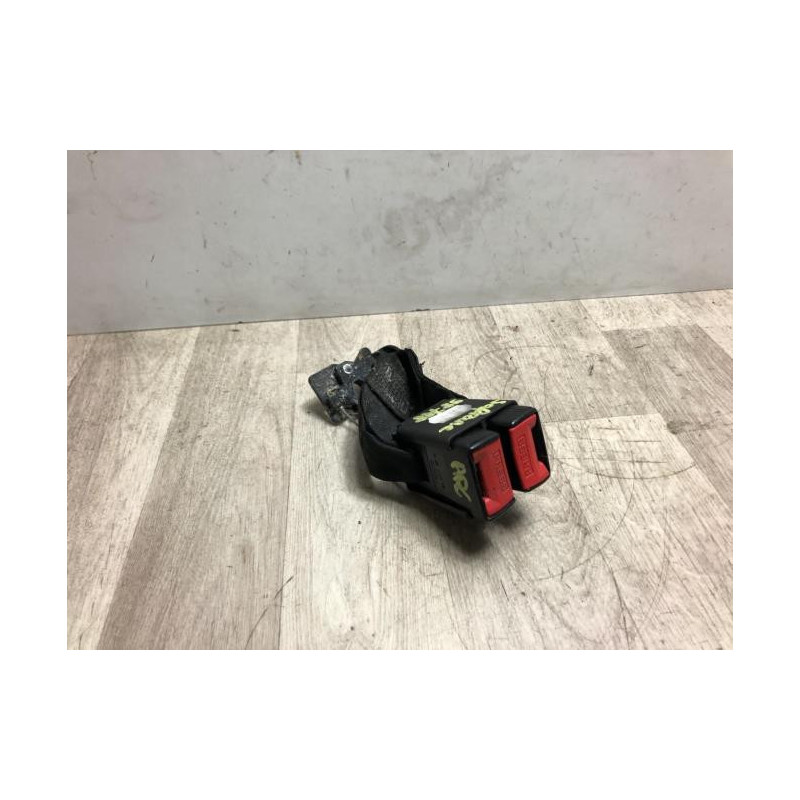 Attache ceinture arriere droit RENAULT SAFRANE PHASE 2 d’occasion