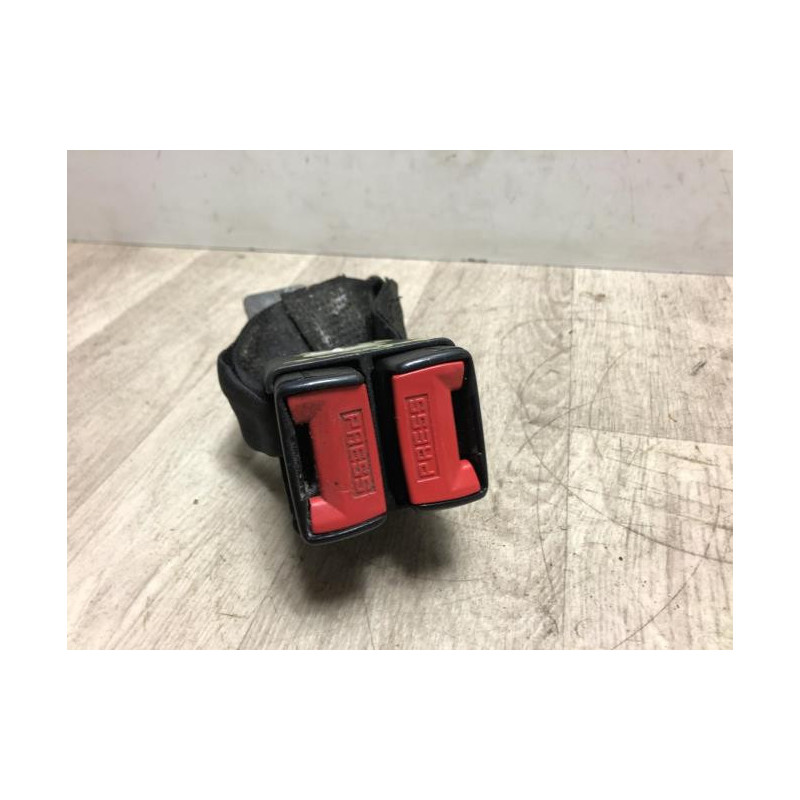 Attache ceinture arriere droit RENAULT SAFRANE PHASE 2 d’occasion