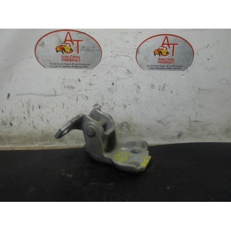 Charniere de porte avant gauche SUZUKI ALTO III d’occasion