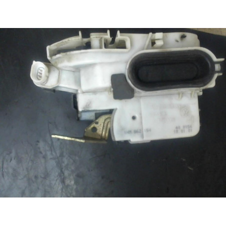 Serrure avant droit VOLKSWAGEN POLO III (6N2) PHASE 2 d’occasion