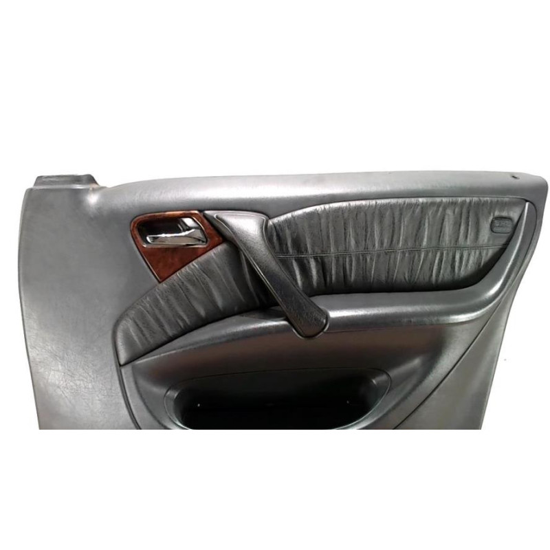 Panneau de porte avant droit MERCEDES CLASSE M 163 PHASE 1 d’occasion