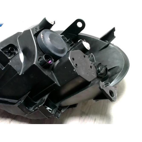 Optique avant principal droit (feux)(phare) FIAT GRANDE PUNTO d’occasion