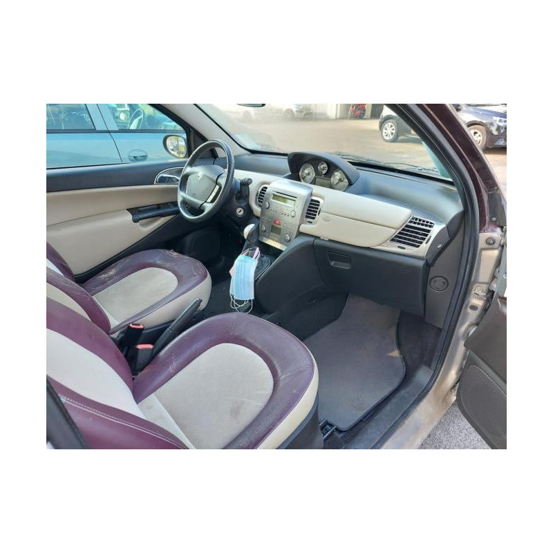 Crochet de remorquage LANCIA YPSILON 4 PHASE 2 d’occasion