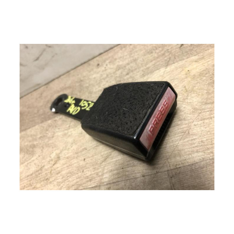 Attache ceinture avant droit PEUGEOT 206+ d’occasion